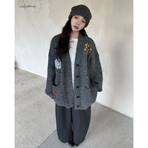 灰色花朵刺绣粗毛线开衫毛衣外套