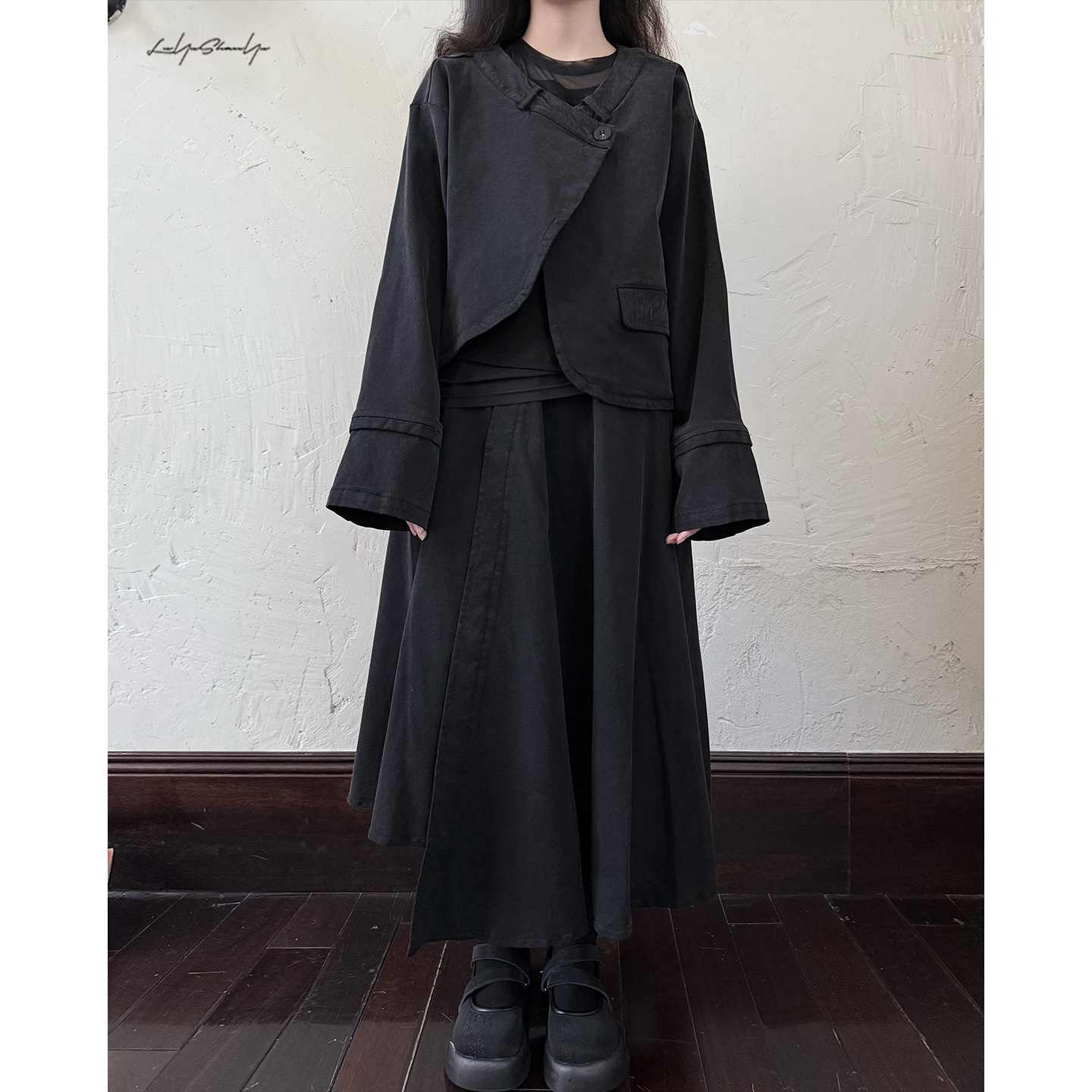 暗黑设计师款重工水洗短款外套