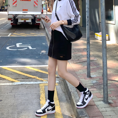 黑色半身裙小个子女辣妹破洞短裙