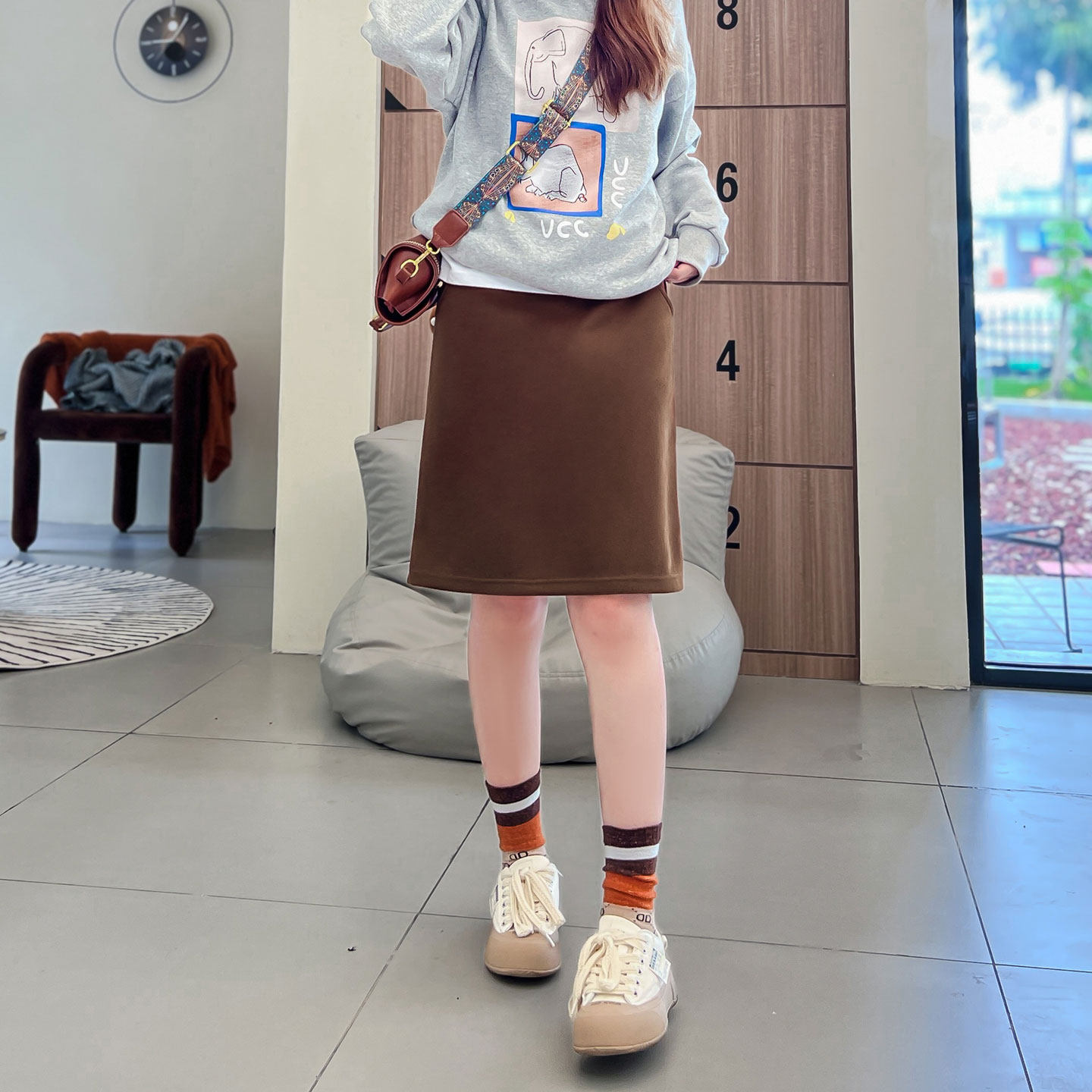 棕色半身裙春秋女小个子松紧腰宽松口袋显瘦百搭大码直筒休闲中裙