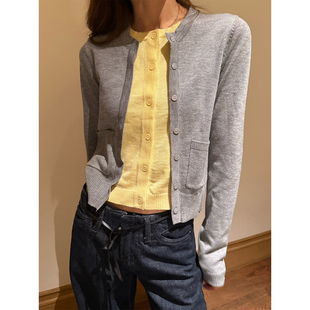 女短针织外套女 时髦感百搭显瘦羊毛假两件撞色纽扣开衫 留下 1992