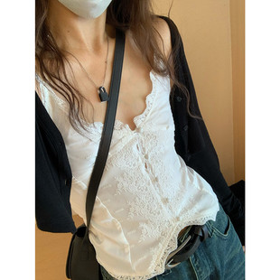 显瘦吊带背心 白色蕾丝花边缎面整件刺绣辣妹修身 留下 1992