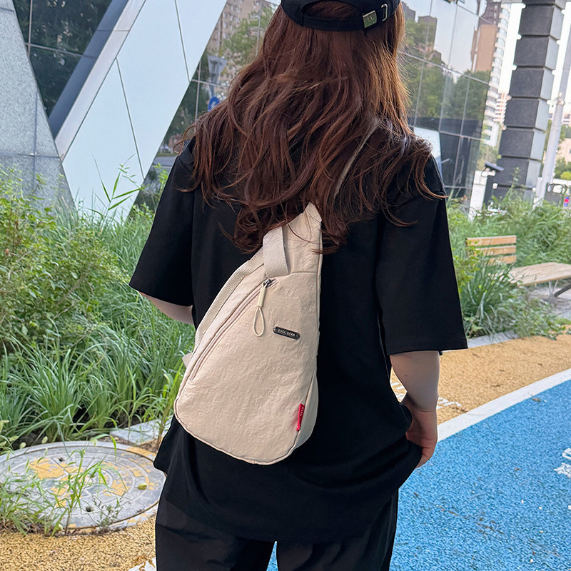 斜挎包包女2025新款旅行女士斜背包运动登山挎包休闲轻便旅行小包