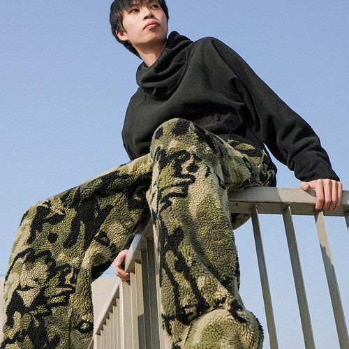 UNSHACKLED潮牌美式迷彩复合羊羔毛休闲裤秋冬保暖长裤卫裤杨政