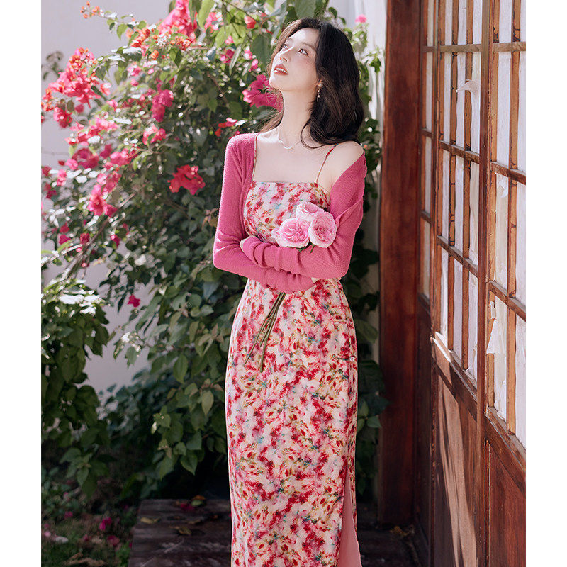 茶歇法式吊带碎花裙女夏季2026新款裙子气质甜美套装双开叉连衣裙