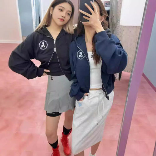 童铺精选韩国24秋季新款Rest字母刺绣拉链连帽卫衣女慵懒宽松休闲
