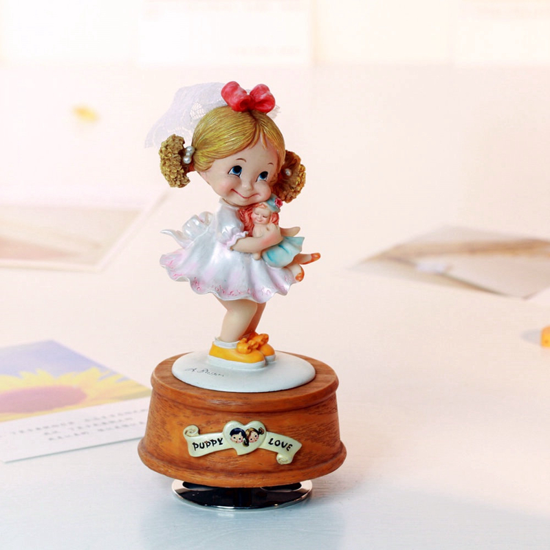 万山礼品原创小女孩旋转音乐盒摆件创意生日礼物送闺蜜顺丰包邮