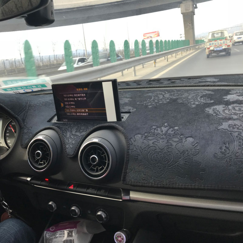 奥迪中控工作台隔热改装避光垫
