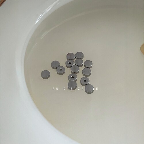 如蝶在野 圆饼平底螺丝耳堵适配0.8mm钛钢拧螺丝耳钉配件备用耳堵