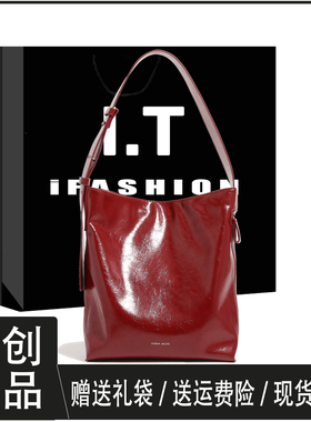 2024新款小众设计油蜡皮流浪包女通勤百搭托特包大容量单肩斜挎包