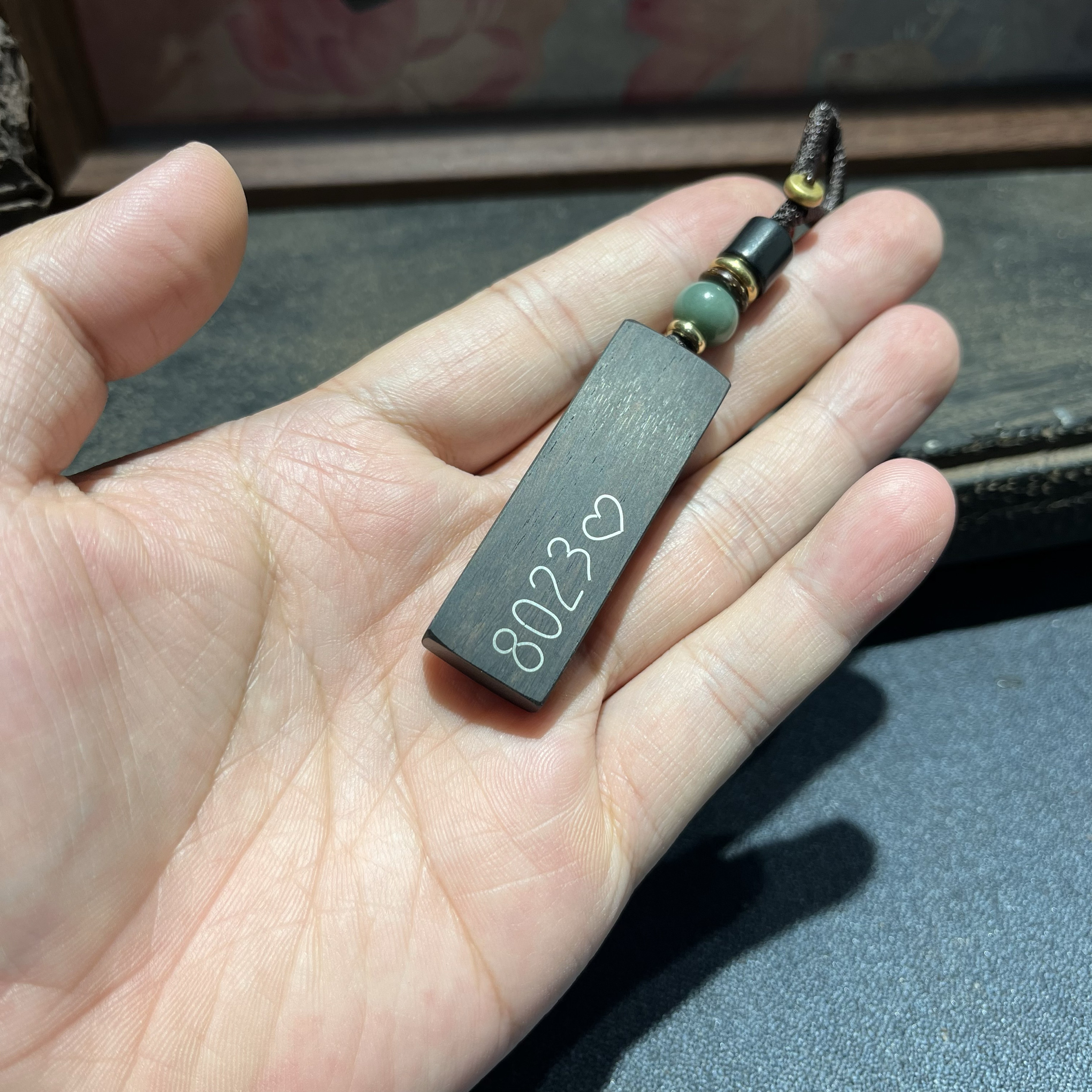 手工雕刻紫光檀木镶嵌  8023（爱心款） 车挂钥匙扣吊坠