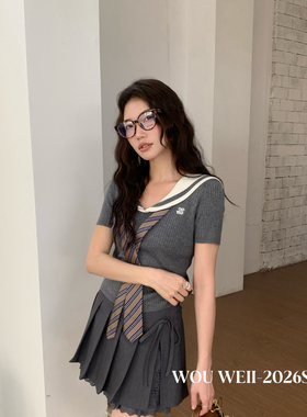 WOU WEII 無尾-撞色V领精致刺绣针织背心T恤针织衫(配领带)