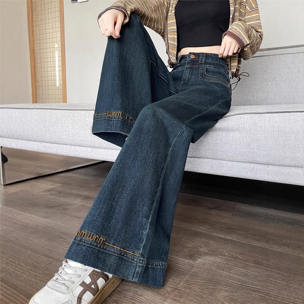 水洗高腰刺绣牛仔裤女秋冬高级感宽松阔腿喇叭裤梨型身材遮肉长裤