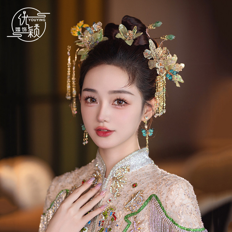 果绿色中式秀禾服头饰龙凤褂晨