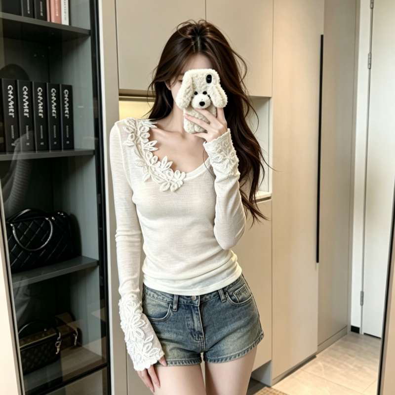 长袖t恤打底衫女春秋薄款修身蕾丝勾花纯色韩版圆领上衣