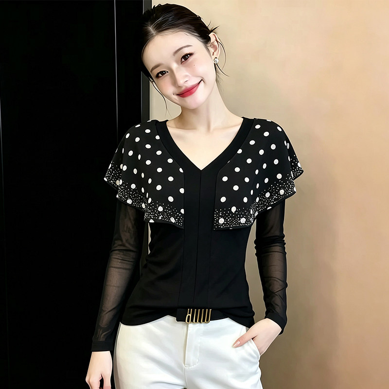 2026秋季新款气质法式上衣女披肩荷叶边镶钻V领长袖修身打底衫