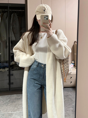 白色毛衣外套过膝中长款秋冬2025新款宽松外搭针织开衫慵懒大衣