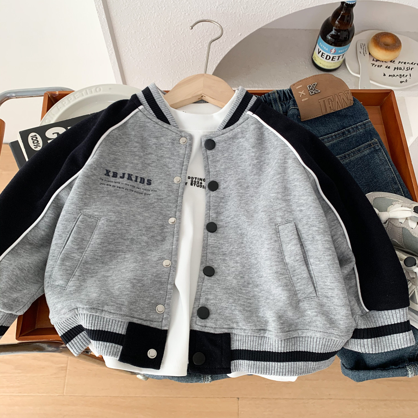 男童春秋款撞色休闲棒球服外套图片