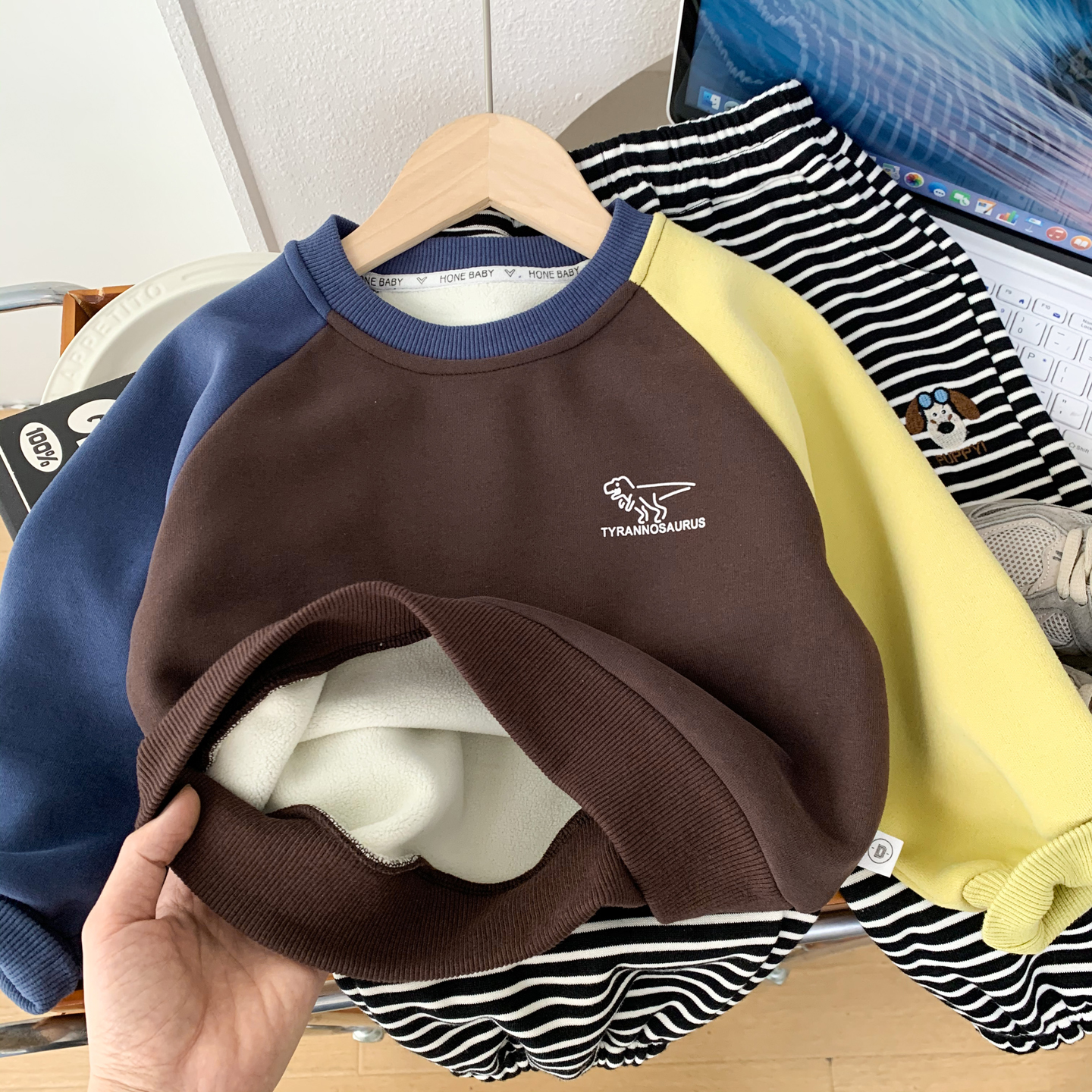 男童秋冬款薄绒加绒撞色保暖卫衣