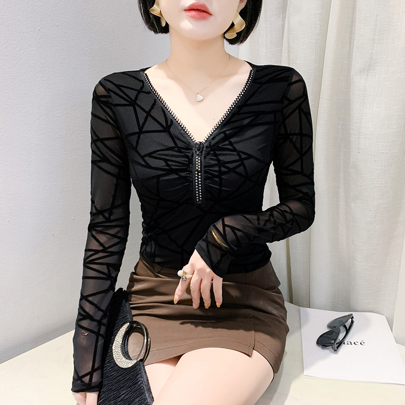 性感V领拉链植绒印花网纱打底衫