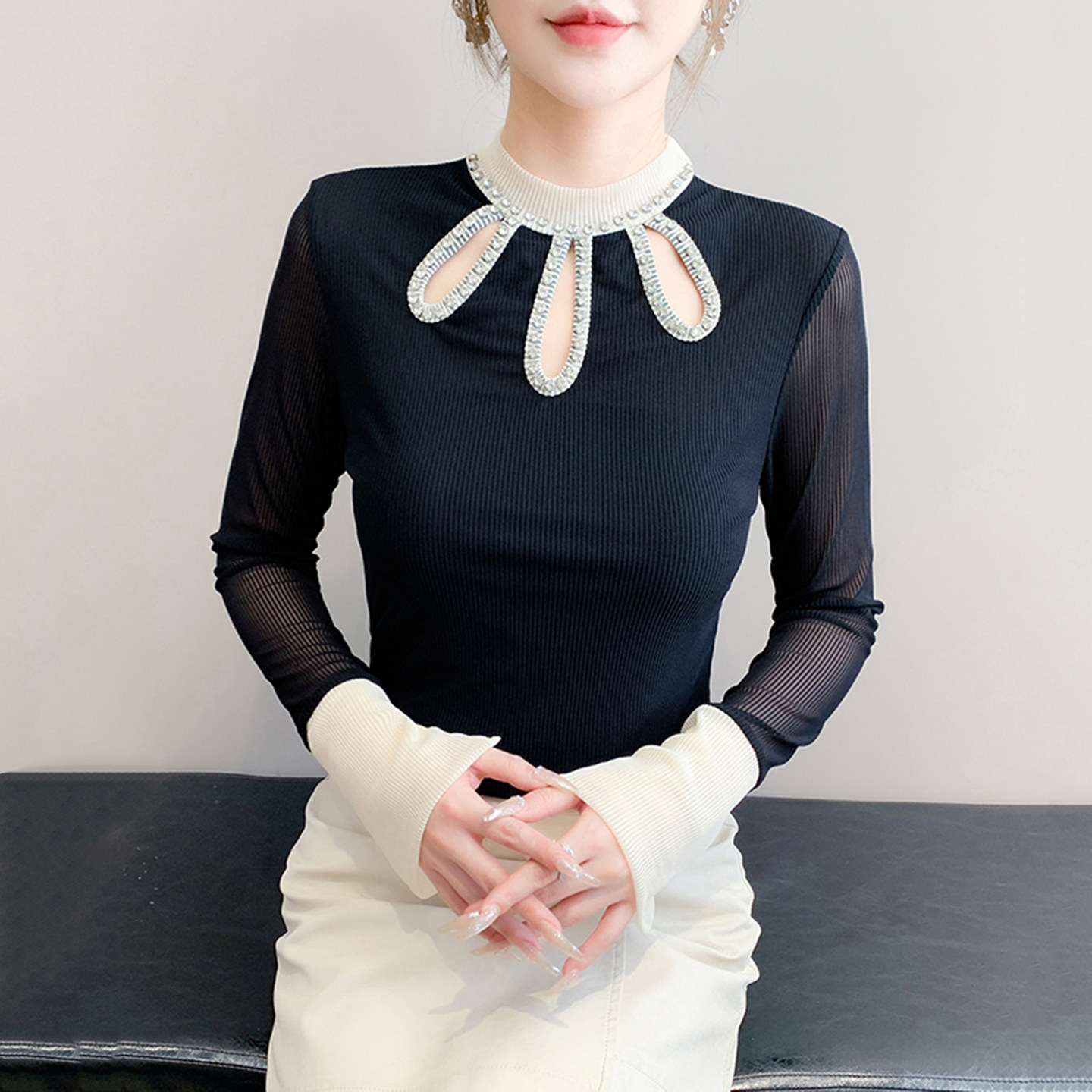 洋气别致钉珠镂空网纱打底衫女