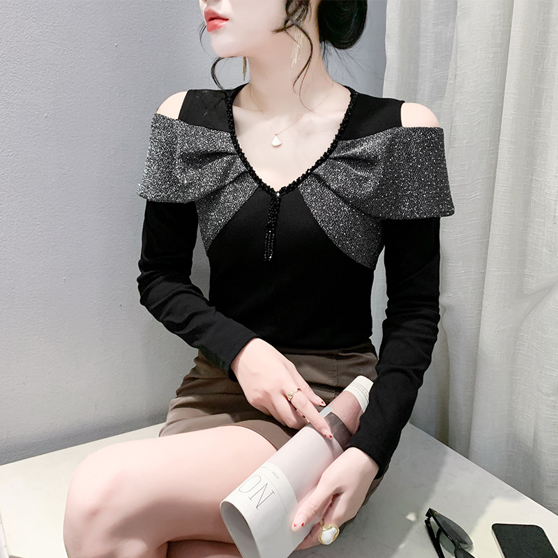 秋冬性感V领露肩钉钻打底衫女