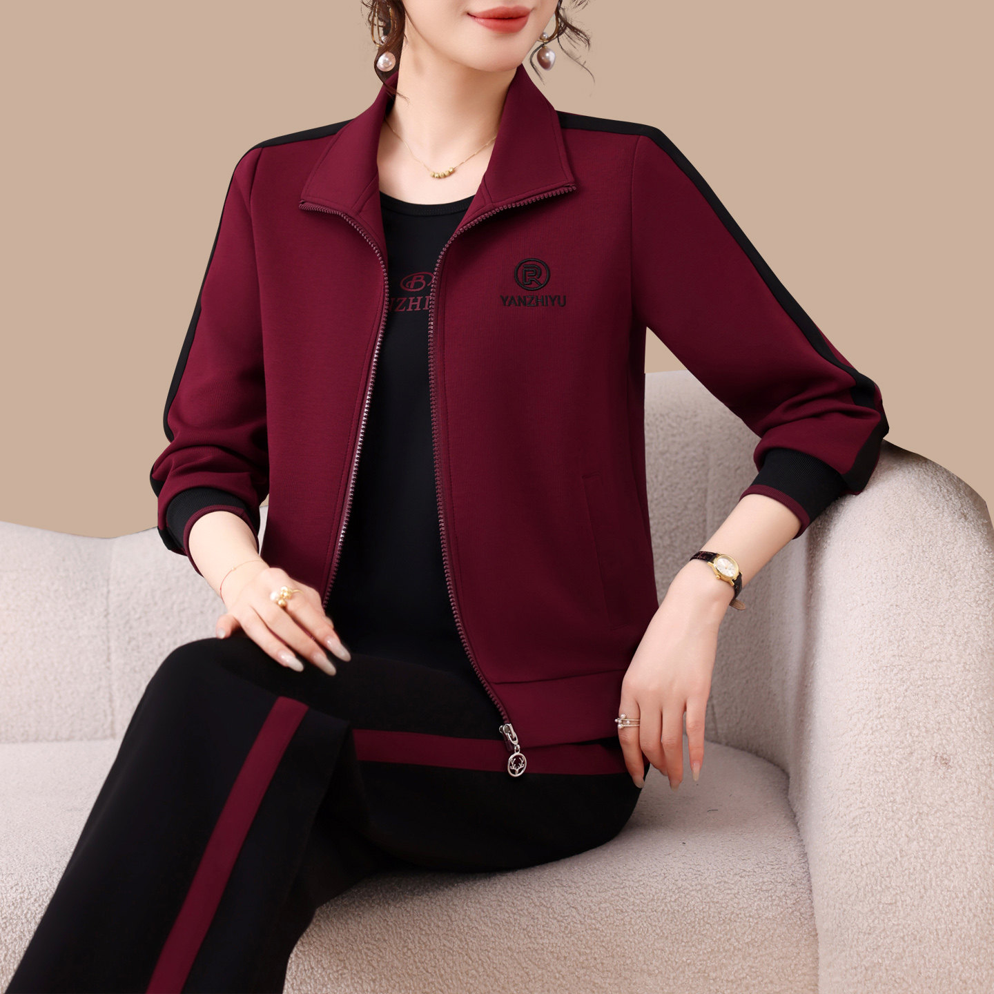 高级感运动服套装女春秋2026新款中年妈妈宽松大码长袖卫衣三件套