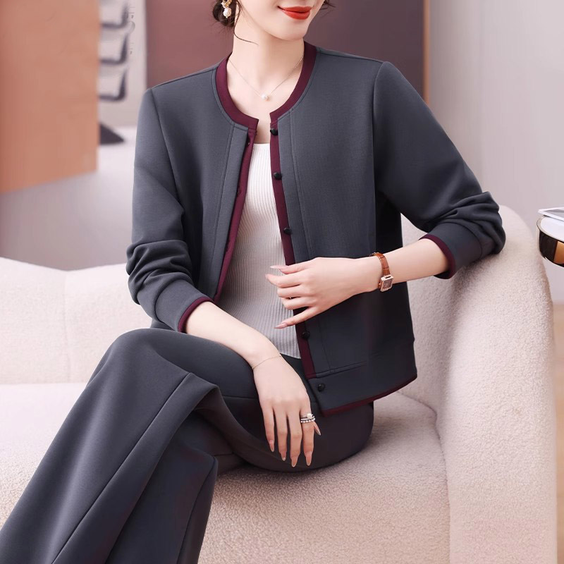 妈妈外套贵夫人品牌春装运动套装女2026新款中老年春秋上衣两件套