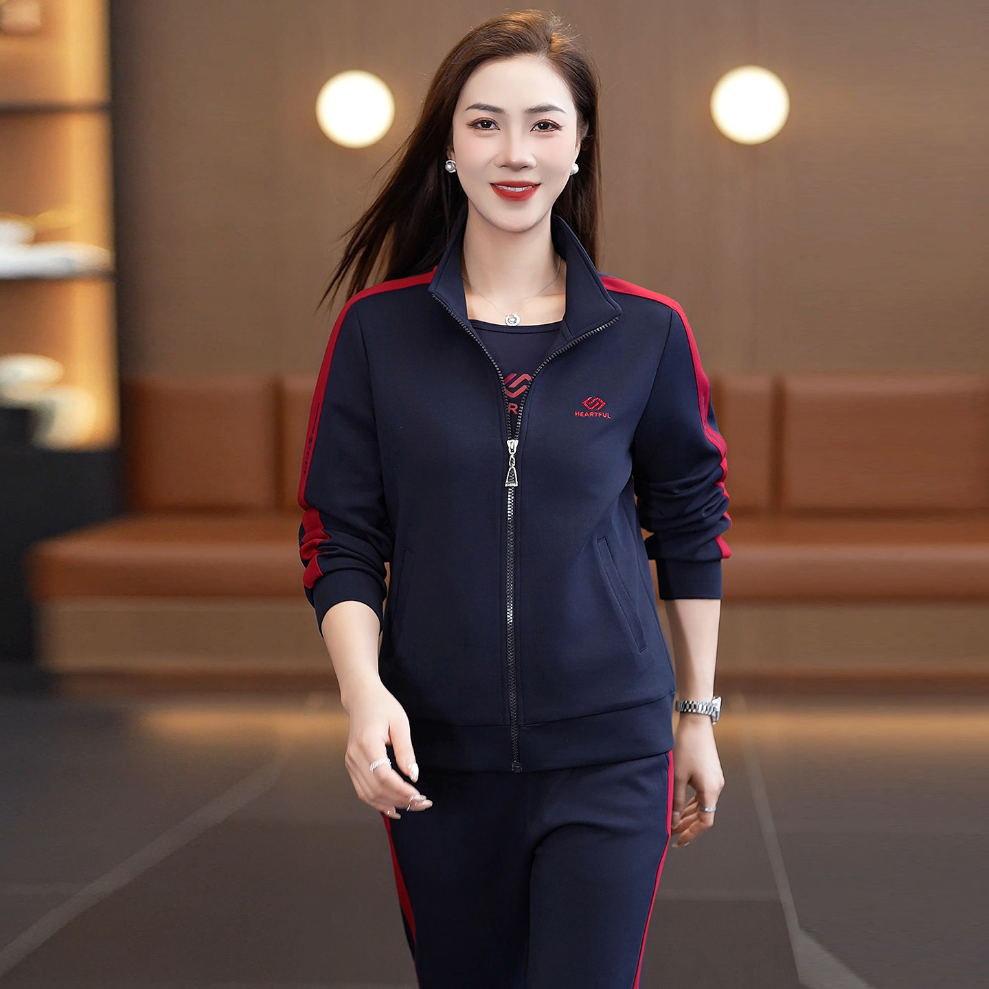 妈妈运动套装女春秋开衫立领卫衣显瘦长裤透气时尚外套休闲三件套