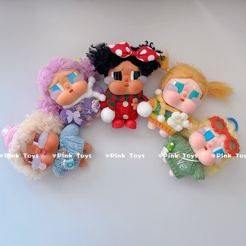 CRYBABY哭娃度假Vacation Mode On搪胶咕噜咕噜娃衣毛衣着替套装