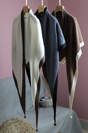 【LU】  韩范儿  针织三角披肩羊绒围巾保暖空调房披巾