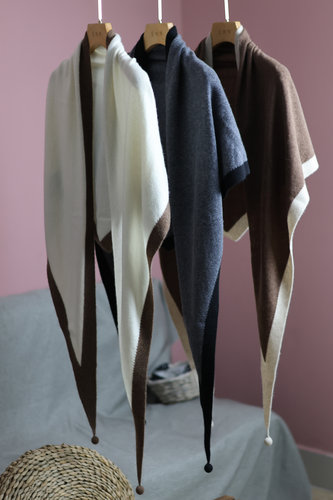 【LU】  韩范儿  针织三角披肩羊绒围巾保暖空调房披巾