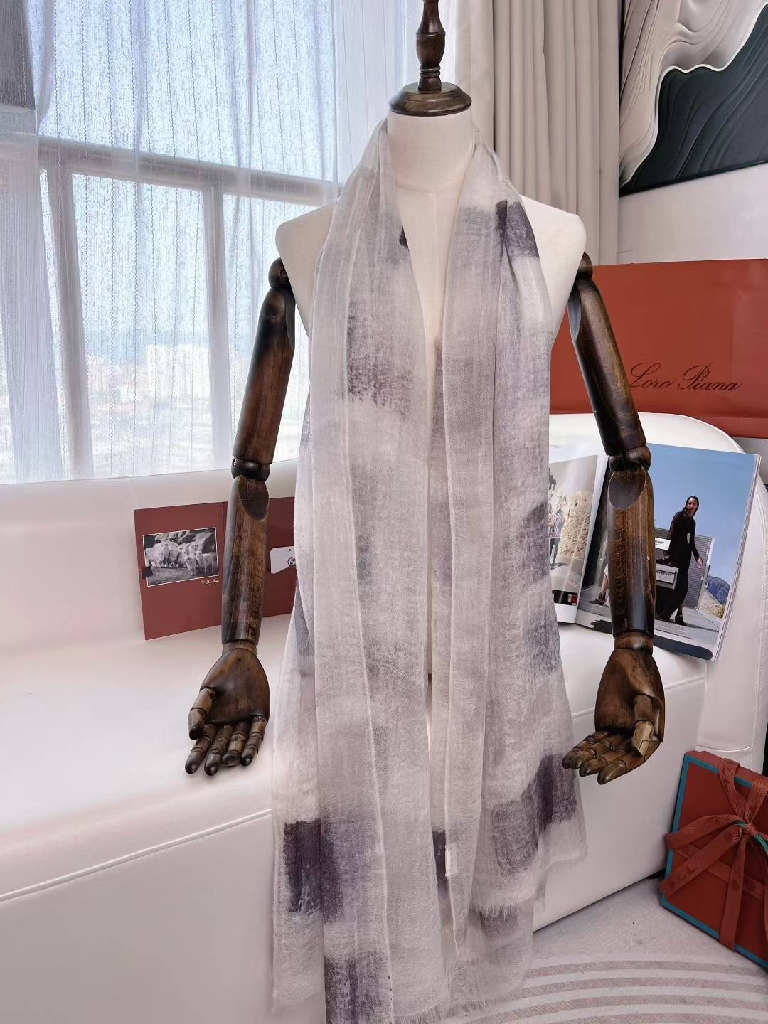 【LU】 云朵飘落在人间  100%精纺水溶羊绒手绘围巾披肩 奢华优雅