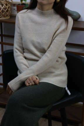【LU】26支粗纺羊绒半高领打底  100%纯山羊绒打底衫