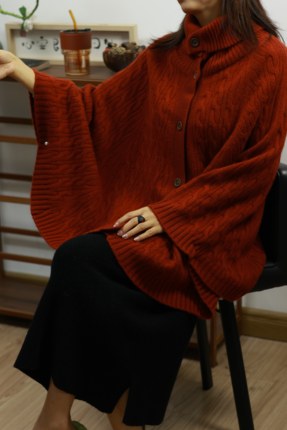 【LU】 一件好穿的斗篷   羊绒绞花加厚斗篷外套/保暖/百搭