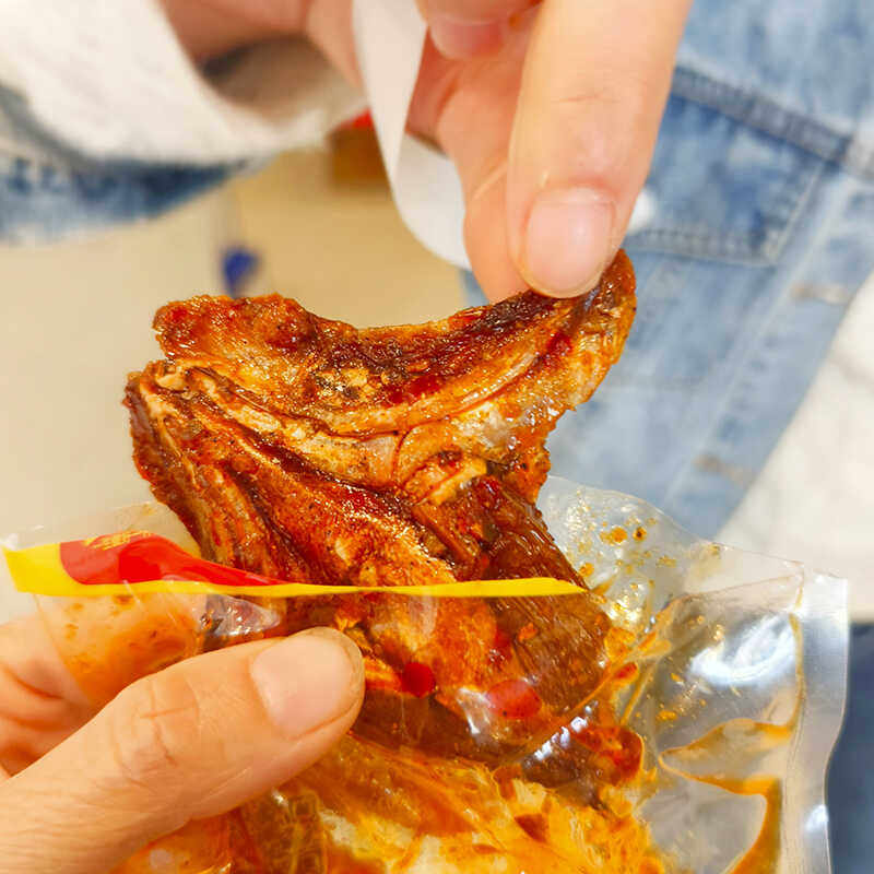 渔米欢歌鱼下巴香辣排骨味小吃下酒菜鱼尾巴零食湖南特产包邮