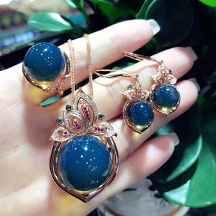 天然多米尼加蓝珀吊坠项链S925银戒指3A净水高蓝耳环蓝珀套装 女款