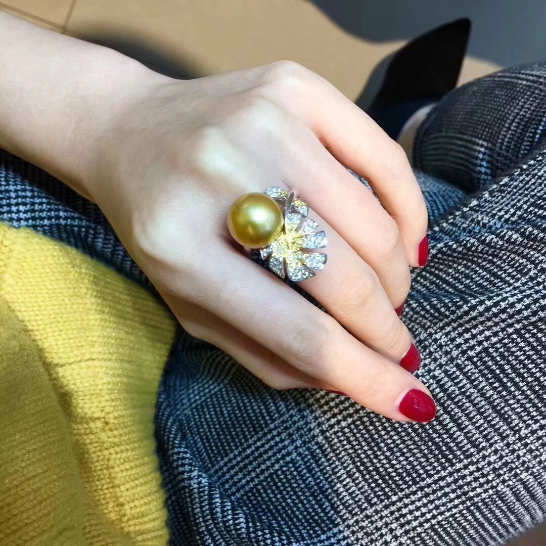 天然孔雀绿正圆母贝珍珠