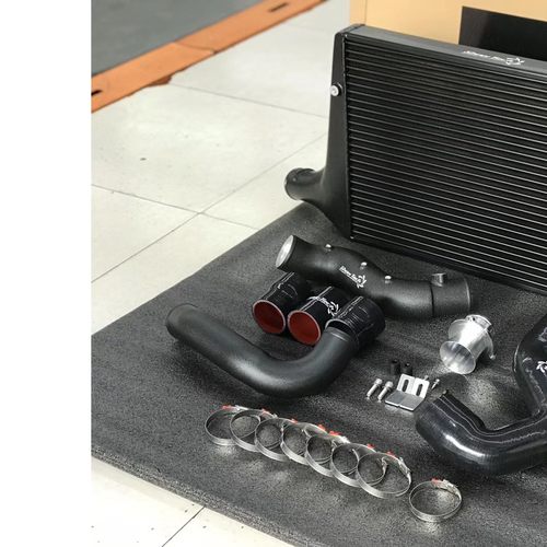 SNOWTECH加大中冷B8 B8.5 A4L A5 Q5 A6 A7 MACAN 2.0T中冷器