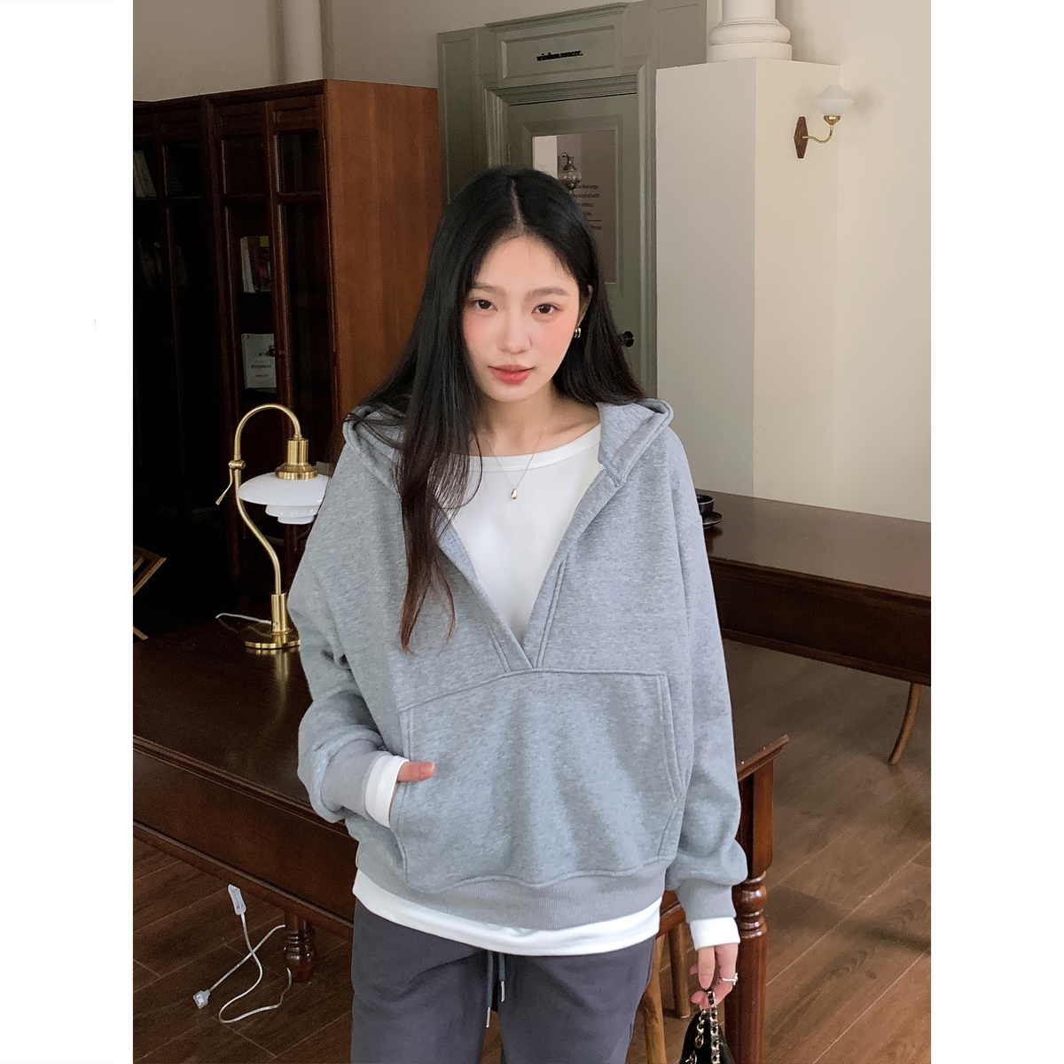 连帽半开领别致设计感T恤卫衣休闲外套男女秋季新款纯色大V领上衣