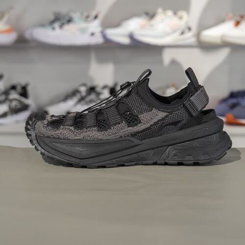 李宁户外溯溪鞋防滑回弹