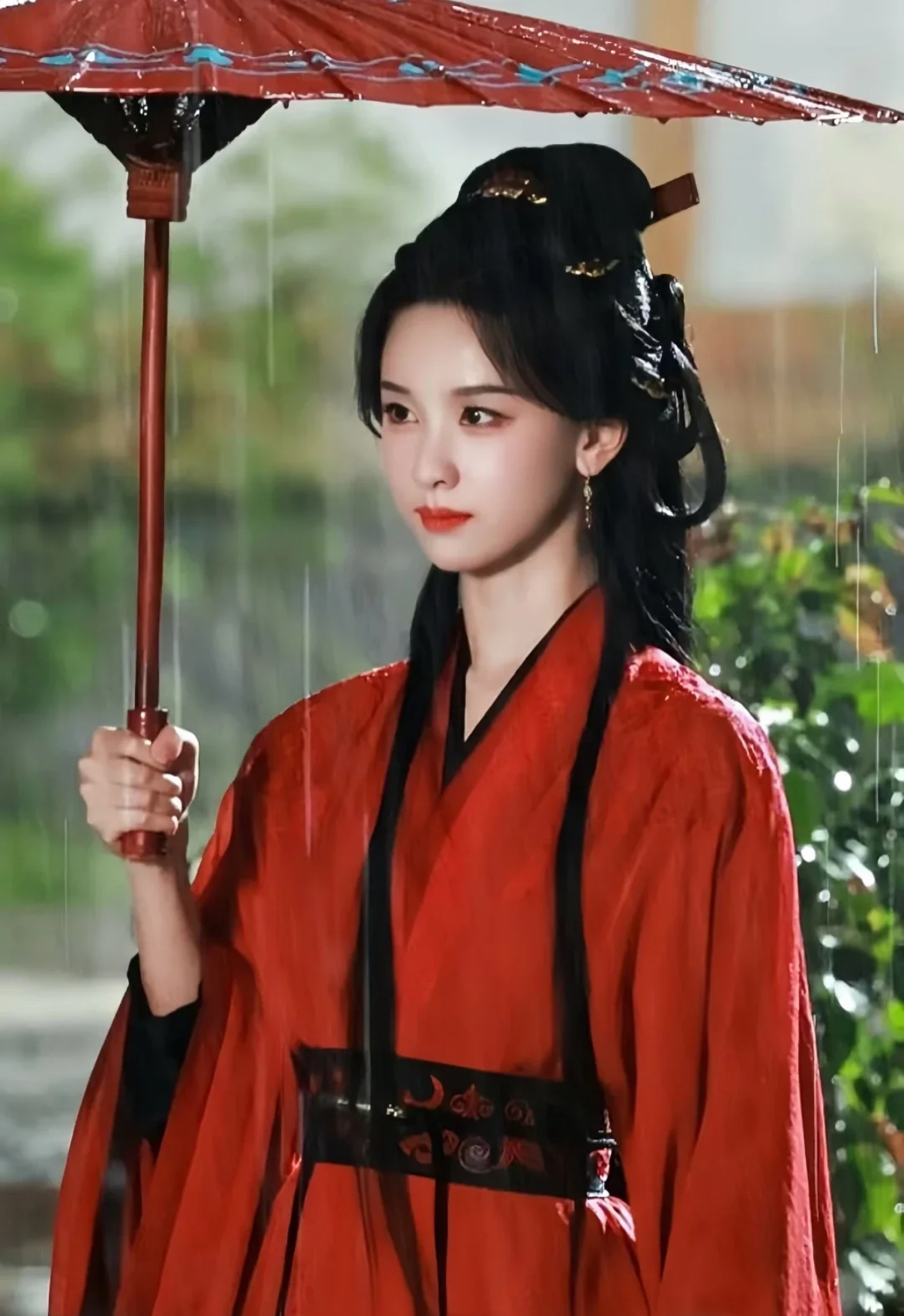 陈都灵同款黑红战国袍定制 无绣花版