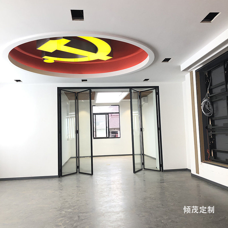 上海极简阳台客厅隔断折叠门图片