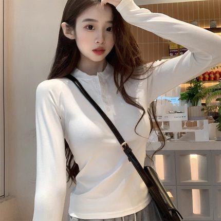 韩版花灰色纽扣插肩长袖T恤女秋季2025新款纯棉内搭修身短款上衣