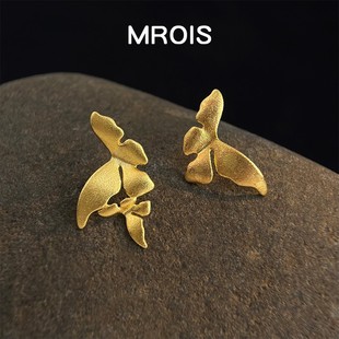 A140原创镀18k真金哑光喷砂蝴蝶耳钉不对称小众设计高级感耳饰女