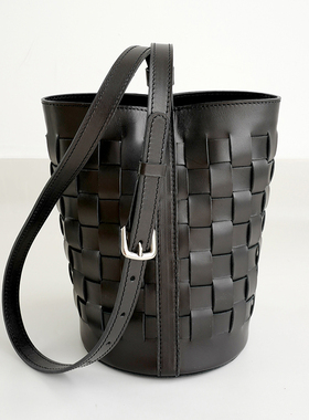 bounded小众设计文艺编织包水桶包单肩斜挎真皮牛皮手工植鞣皮女
