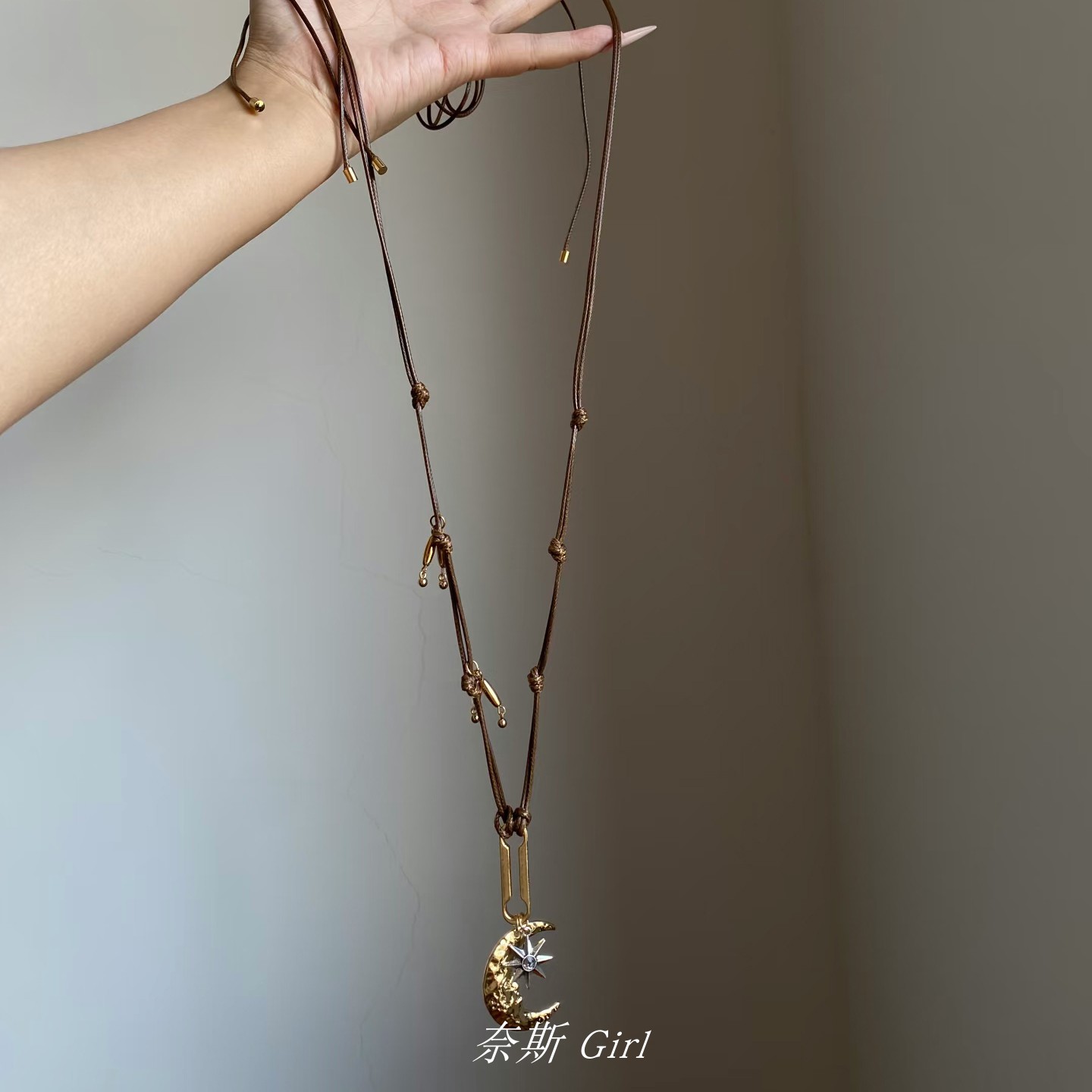 欧美复古风月亮吊坠项链