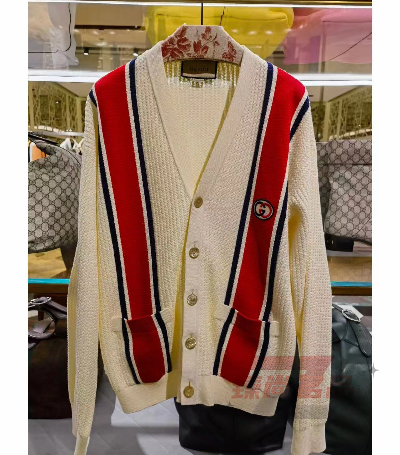Свитер Gucci23FW осенне-зимней коллекции в стиле колледж с красно-синими полосами и вышитым логотипом двойной буквы G