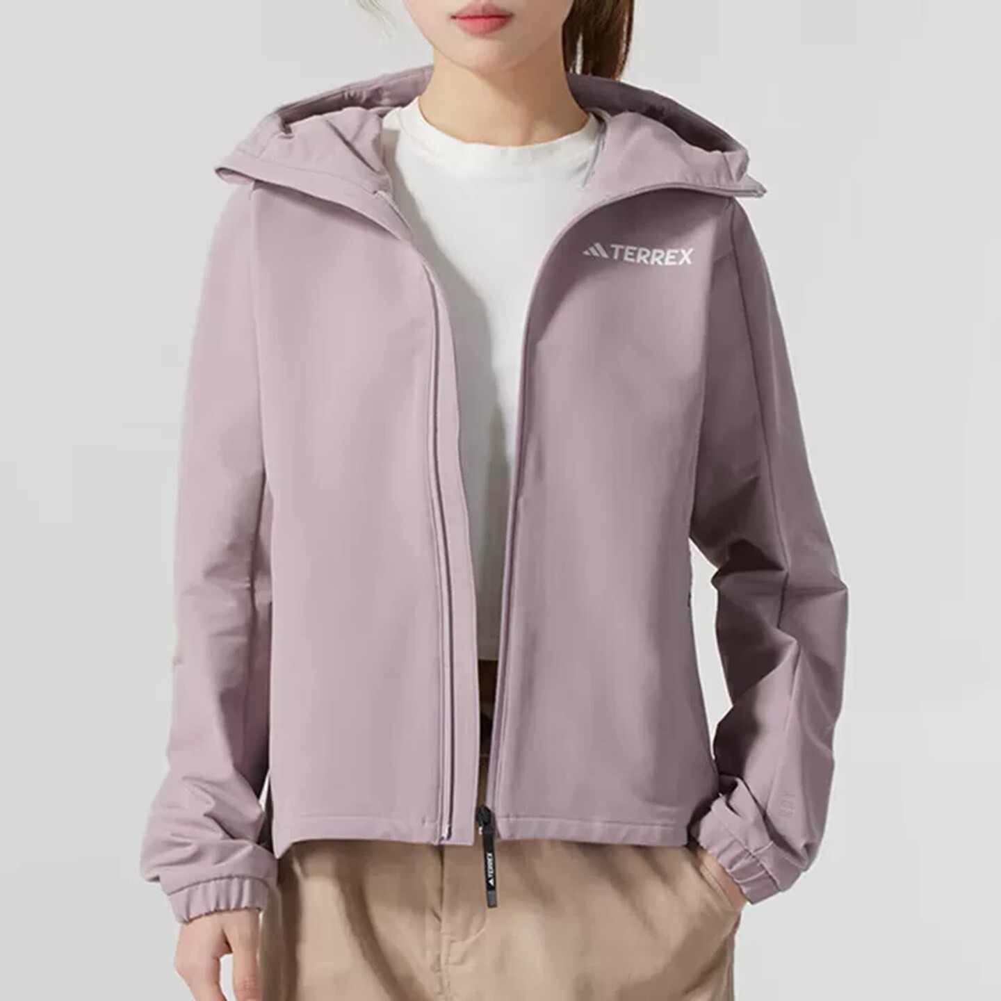 Adidas 阿迪达斯 女款秋冬运动休闲户外连帽夹克上衣外套 IW2789