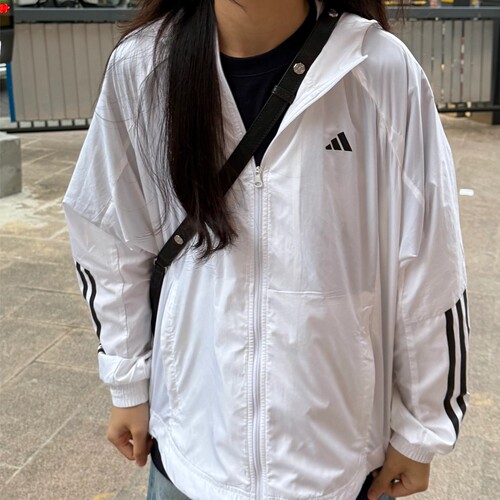 Adidas 阿迪达斯 女子宽松款运动训练梭织风衣夹克外套 IS8042